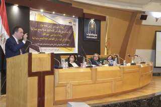*انطلاق فعاليات الملتقى التسويقي الثاني لمشروعات طلاب كلية الآداب*