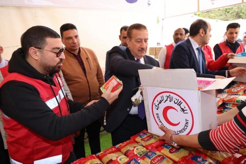 ”المنوفية تتحد من أجل غزة: المحافظ يشارك في تجهيز أكبر قافلة إغاثية لأشقائنا في القطاع”