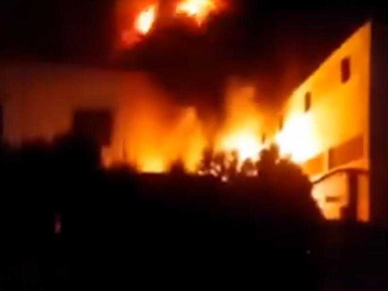 سوهاج .. مالك مصنع فوم يوضح سبب الحريق الضخم بمصنعه