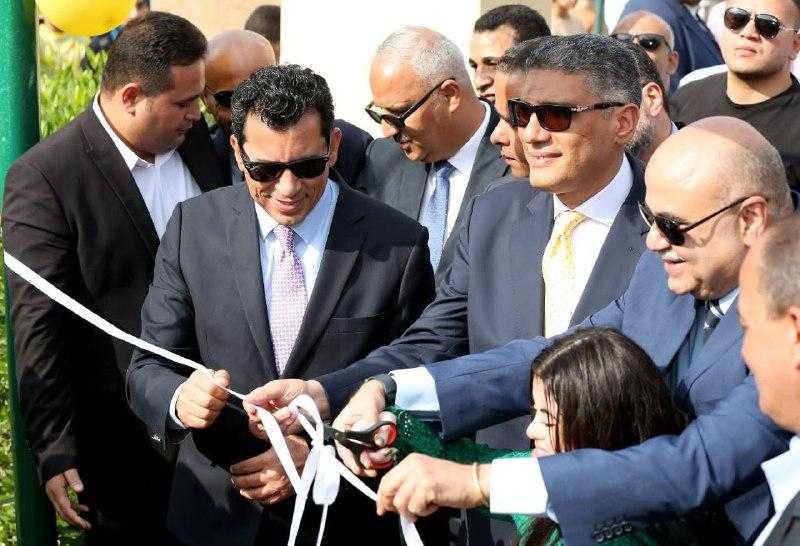 وزير الرياضة ومحافظ الجيزة يفتتحان منشآت رياضية جديدة بنادي حدائق الأهرام