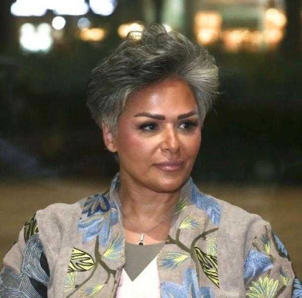 النهر الأخضر.. بقلم: منال أبو العلا