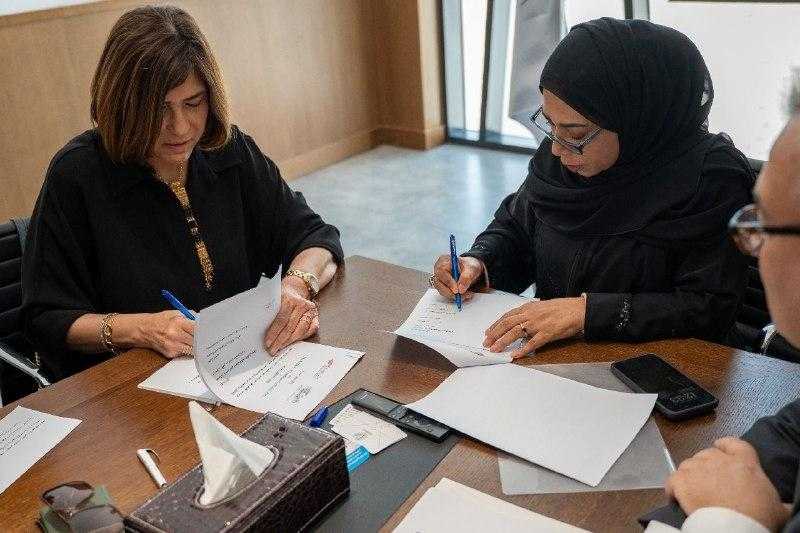 توقيع اتفاقية تعاون بين المركز الاستراتيجي الدولي للتعليم والإعلام وجمعية الصحفيين الإماراتية