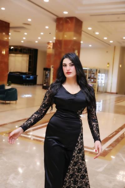 إطلالة مميزة لنجمة الصحافة المصرية شيما فتحي ذات الجمال الارستقراطي بنت مدينة المحلة الكبرى