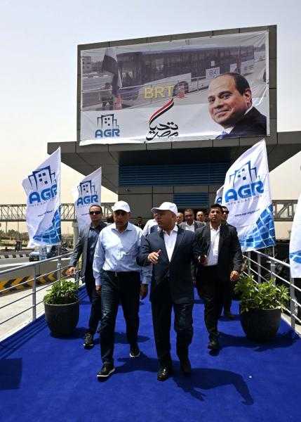 رئيس الوزراء يتفقد المرحلة الأولى من التشغيل التجريبى لمشروع الأتوبيس الترددي لمتابعة جاهزية تشغيله للمواطنين