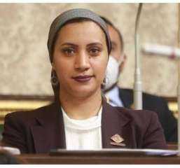 مطالبات باستبعاد آية مدني من نادي الشمس
