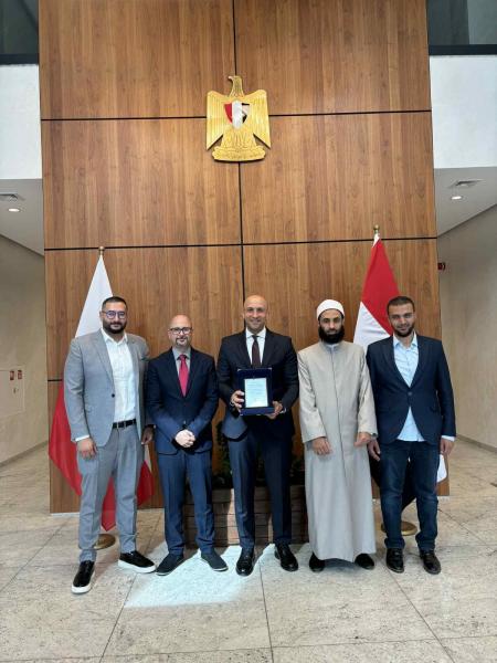 البيت المصري في بولندا يوجه الشكر إلى القنصل محمد عثمان فرير بمناسبة انتهاء فترة عمله