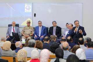 محافظ دمياط يشارك بمناقشات مشروعات تخرج طلاب كلية الهندسة بجامعة حورس
