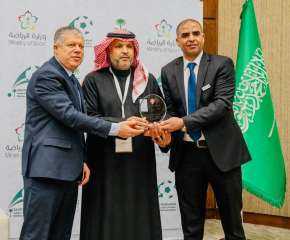 الدوسري يهنئ بن الحاج برئاسة الجامعة التونسية لكرة القدم المصغرة ويعد بدعم شامل لنهضة اللعبة