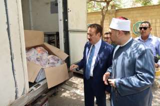محافظ المنوفية يتفقد 2 طن لحوم لتوزيعها ضمن صكوك الأضاحي على الأسر الأولى بالرعاية