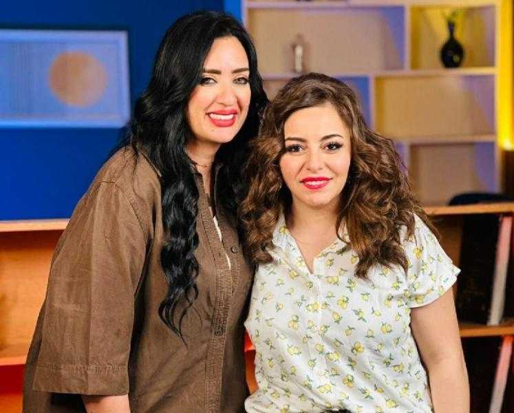 إلهام عبد البديع تفتح قلبها لسيرا إبراهيم في ”اسمعني شكراً”