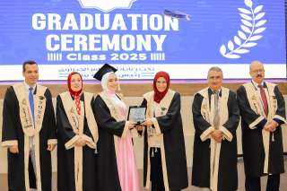 نائب رئيس جامعة بنها للدراسات العليا تشهد حفل تخريج دفعة جديدة من طلاب كلية الطب البيطري