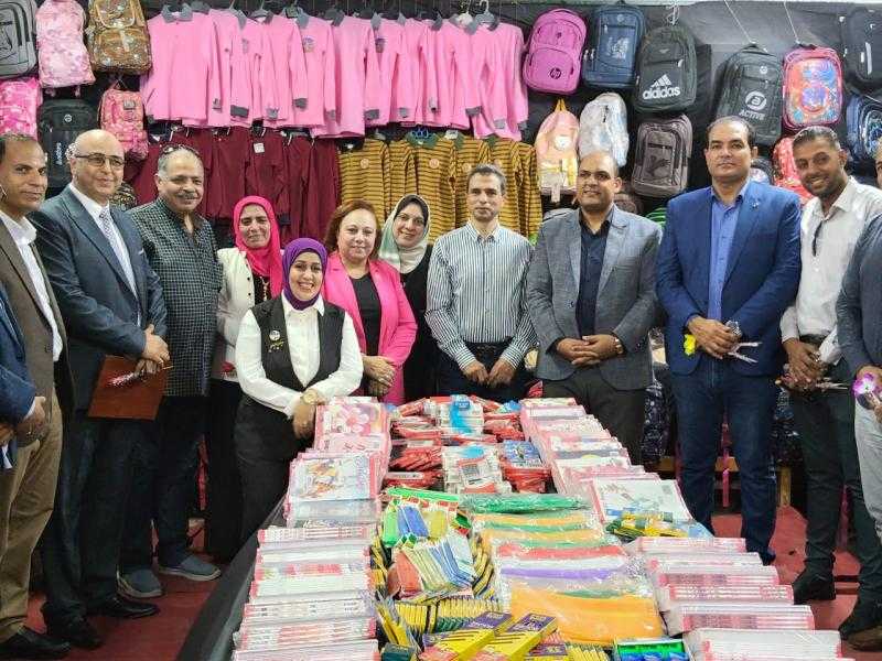رئيس مدينة دسوق يشيد بالمعرض الخيري مبادرة الخير.الخاص بادارة دسوق التعلمية والمقام بمدرسة د زويل بدسوق