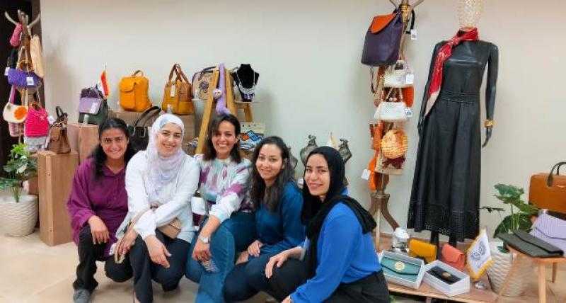 مى الدراوى.. ”سيدة اللافندر” التى صنعت ”الذهب البنفسجى مع الجلود”.. بالصور