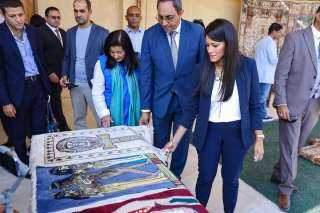 وزيرة التخطيط والتنمية الاقتصادية والتعاون الدولي تستهل زيارتها لمحافظة قنا بوضع حجر الأساس لمصنع تربية ديدان القز وإنتاج الحرير الطبيعي أحد مشروعات مؤسسة النداء للتنمية المتكاملة