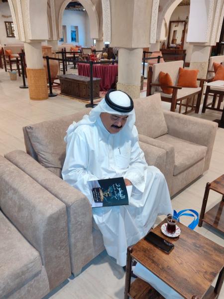 د. الدرورة خلال توقيع الكتاب