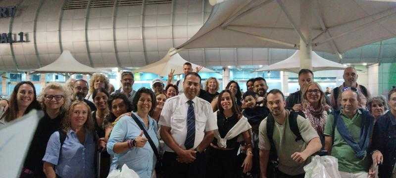 أفضل سائق في مصر”.. وفد إسباني يحتفل بسائق مصر للطيران للخطوط الجوية – قطاع السياحة