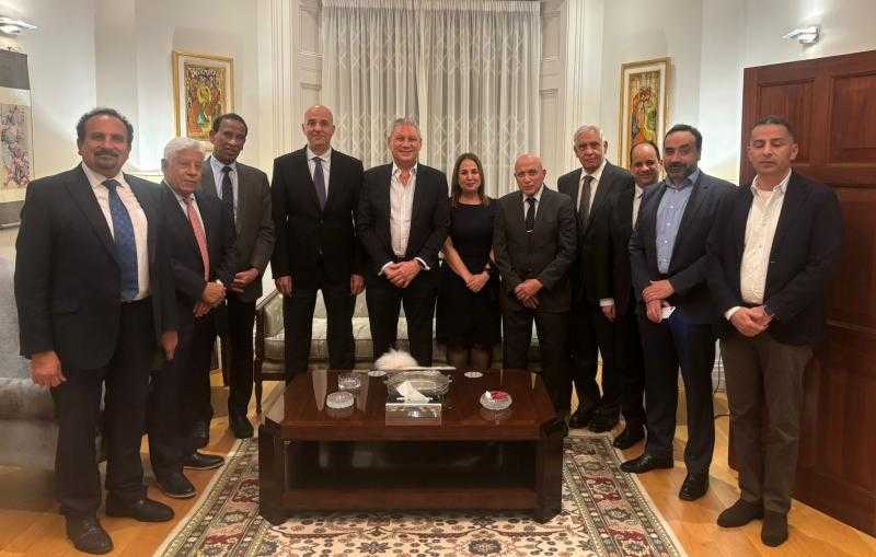 السفير المصري في المملكة المتحدة يلتقي أعضاء المجلس المصري في بريطانيا