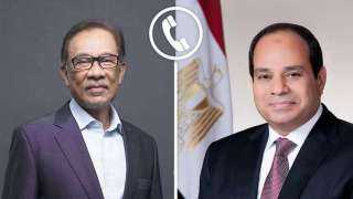 المتحدث الرسمي: الرئيس السيسي يتلقى اتصالًا هاتفيًا من رئيس وزراء ماليزيا.