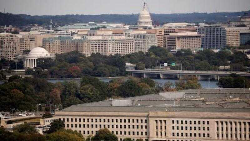 البنتاغون يقبل هدية ضخمة لدفع رواتب جنوده.. هل انتهك القانون؟