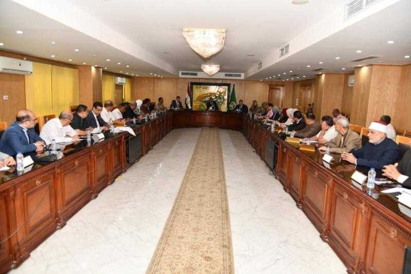 محافظ الفيوم يتابع استعدادات الأجهزة التنفيذية لانتخابات مجلس النواب 2025