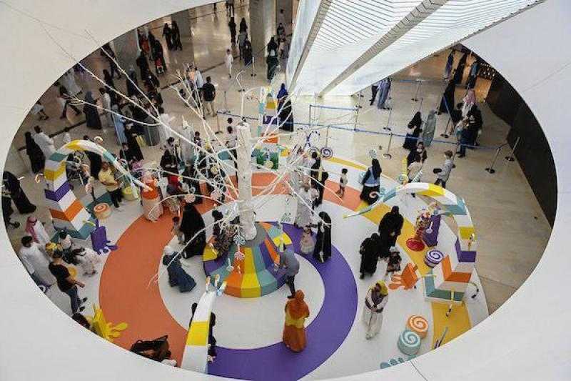 أكثر من 1000 طائرة درون تضيء سماء الظهران في افتتاح ”موسم الخبر”