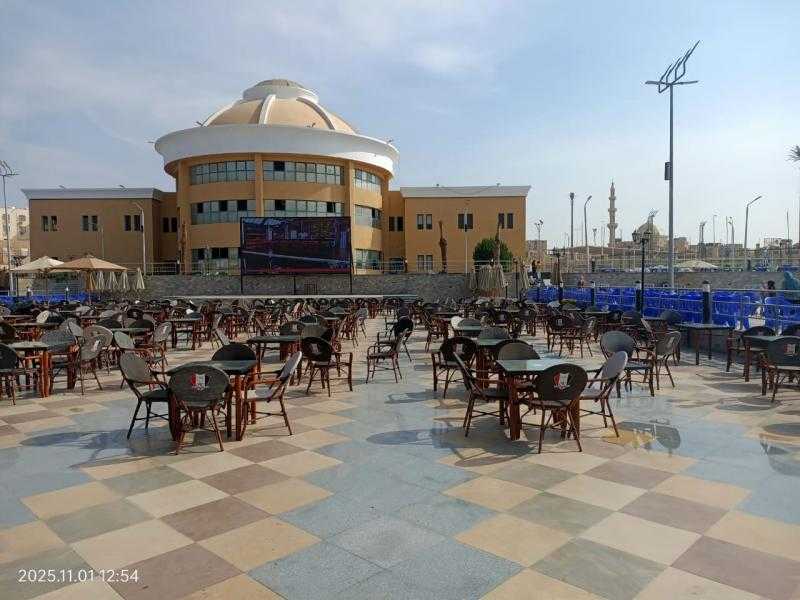 هدايا تذكارية للمشاركين في متابعة حفل افتتاح المتحف المصري ببنها