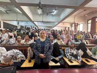 نشاط مكثف للدكتورة امال ربيع كامل بكليات جامعة الفيوم لاستمرار فعاليات مشروع التنور المجتمعي وخدمة المجتمع.