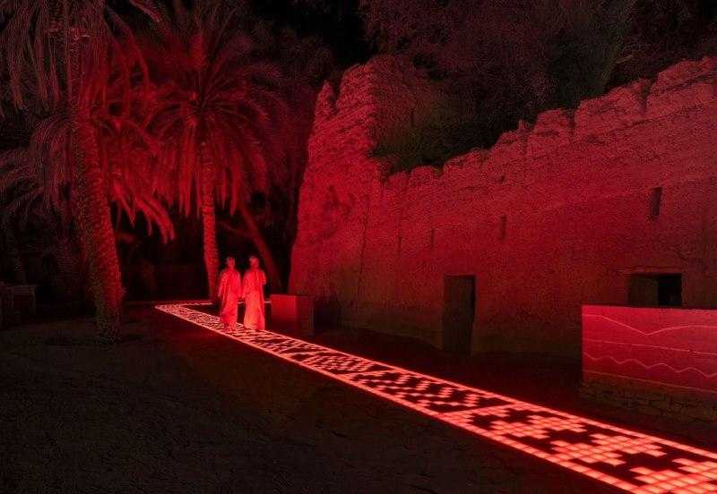 منار أبوظبي يمتد إلى مدينة العين للمرة الأولى ليضيء مواقع العين الثقافية