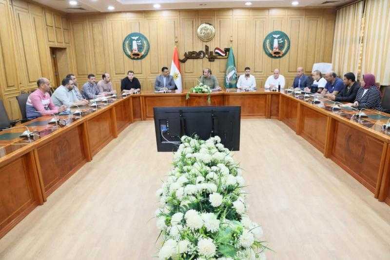 ”نهر بلا تعديات”.. نائب محافظ المنوفية يقود اجتماعاً لتنفيذ الإزالات واستعادة مجرى النيل