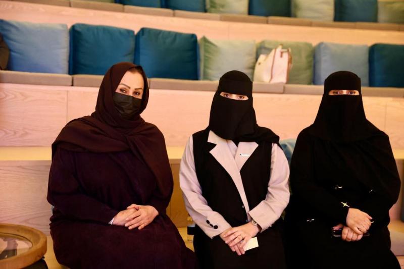 على شرف الأميرة سميرة آل سعود.. حفل تدشين كتاب السيرة الذاتية للإعلامية القديرة دنيا بكر يونس في الرياض برعايه من ڤيلورا