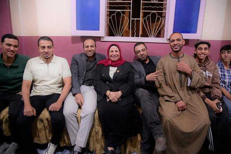 قرية درنكة تحتفى بزيارة الدكتورة صباح صابر عضو مجلس النواب