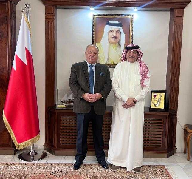 السفير البحريني خليفة بن عبدالله آل خليفة يلتقي مدير مهرجان جرش