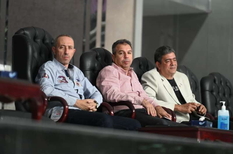 أشرف حلمي وعمرو فهمي ووائل السنوسي