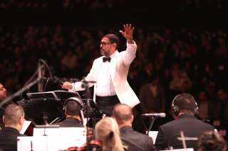 هاني فرحات يتألق بقيادته الأوركسترا الملكي البريطاني