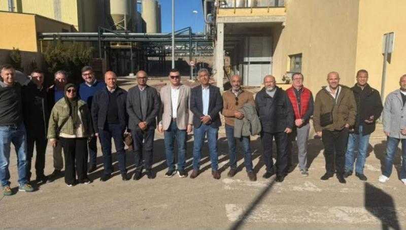وزير الإسكان يواصل زيارته للمشروعات الرائدة لشركة ”أكسيونا ” الإسبانية في مجال معالجة مياه الصرف الصحي والحمأة