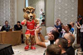 قرعة مونديال الملاكمة في دبي.. أبطال الأولمبياد يتحدّون ونجوم الإمارات في مواجهة التحدي الإفريقي..!