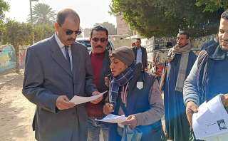 محافظ سوهاج يجرى جولة مفاجئة بقرية تونس ويوجه بتحسين مستوى الخدمات والنظافة