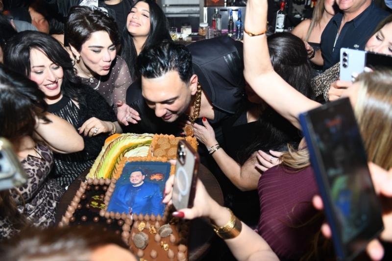 نجوم الفن والإعلام يتألقون في احتفال محيي بدراوي بعيد ميلاده على ضفاف النيل