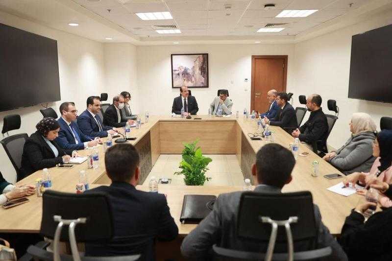 نائب وزير الصحة والسكان يعقد اجتماعاً مع وفد رفيع المستوى من دولة ليبيا