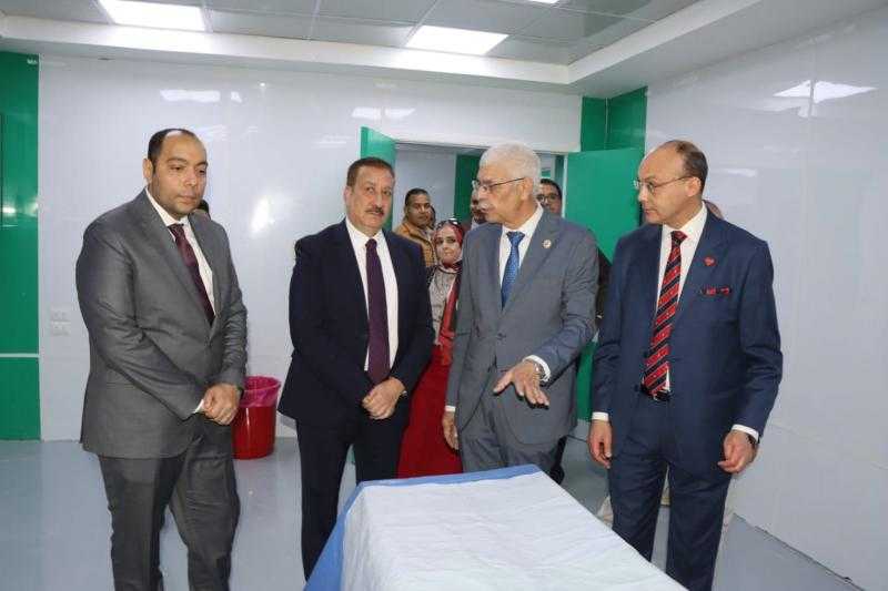 محافظ المنوفية ورئيس الجامعة يفتتحان عددًا من المشروعات الطبية الجديدة
