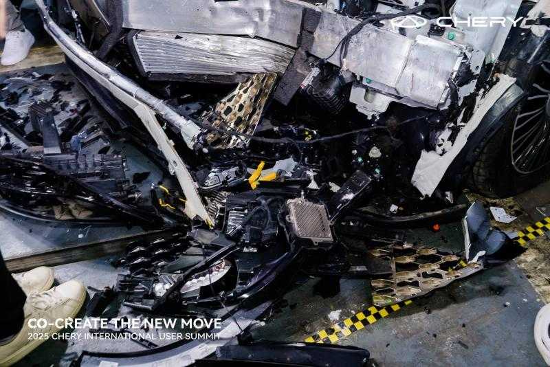 حماية حقيقية على الطريق: هيكل الأمان متعدد الطبقات في شيري TIGGO9 يبني حصنًا متحركًا بفضل 85% من الفولاذ عالي الصلابة ومسارات امتصاص طاقة ذكية