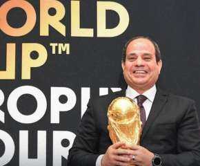 الرئيس يستقبل مجسم كأس العالم في حضور أشرف صبحي وأبو ريدة
