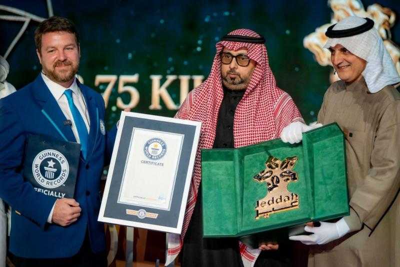 شعار موسم جدة يلمع بالذهب ويدخل موسوعة غينيس للأرقام القياسية