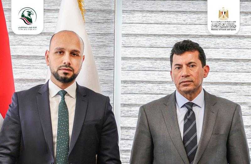 أخلاق.. علم.. قيادة: شعار يتحول إلى برامج تدريبية واقعية