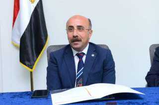 الاتحاد الدولي للريشة الطائرة يكرم الأستاذ الدكتور باسم تهامي بجائزة الاستحقاق المتميز