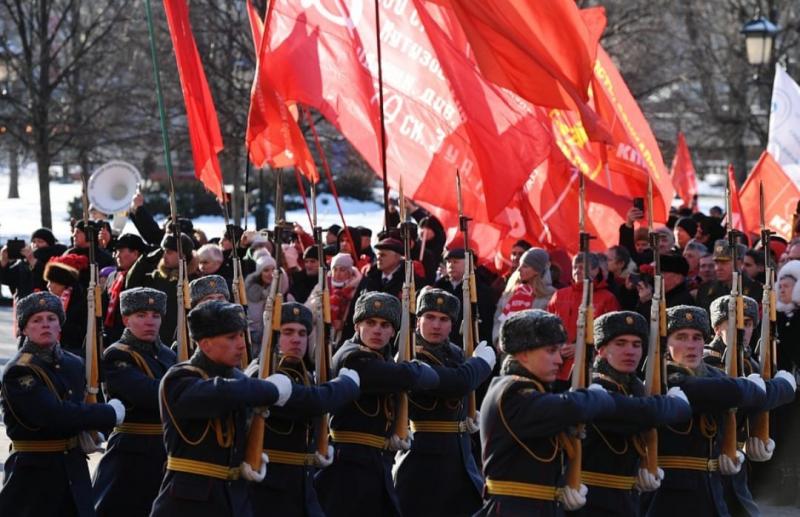 تهنئة مصرية "بيوم المدافع عن الوطن في روسيا"