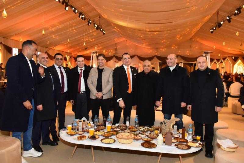 عجلان القابضة تقيم حفل سحورها السنوي بمشاركة نجوم المجتمع والسياسة و تمنح 16 عمرة هدايا للحضور