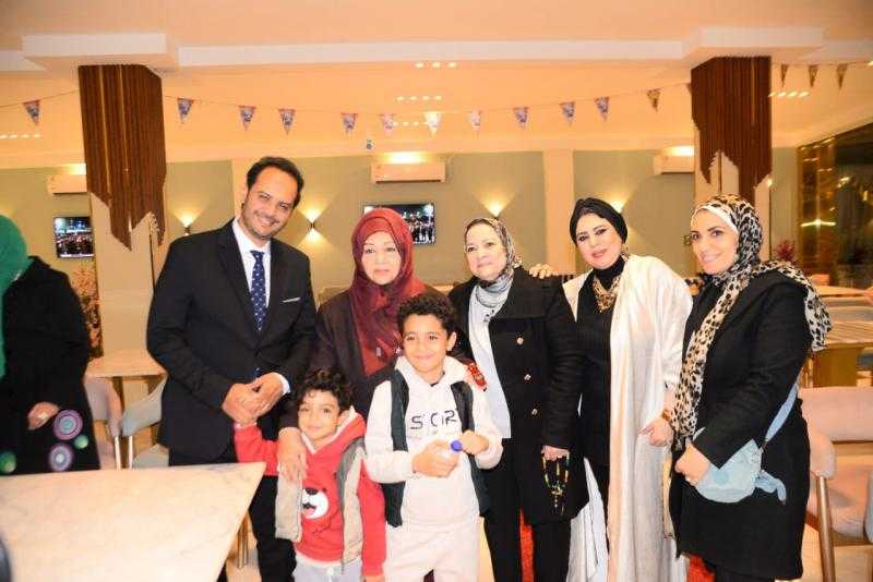 بالصور .. المنتجة الكبيرة رنا ابوسيدو تخطف الأنظار فى حفل إفطار الفنانة عفاف شعيب للأطفال الأيتام وذوي القدرات الخاصة