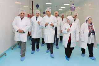 وزير الصناعة يتفقد مصنع “آمون للأدوية” بالعبور ويشيد بدوره في دعم الأمن الدوائي وزيادة صادرات الدواء المصري