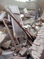 انهيار منزل مكون من ٥ طوابق بكفر الحمام في بنها.. ونقل مصابين للمستشفى